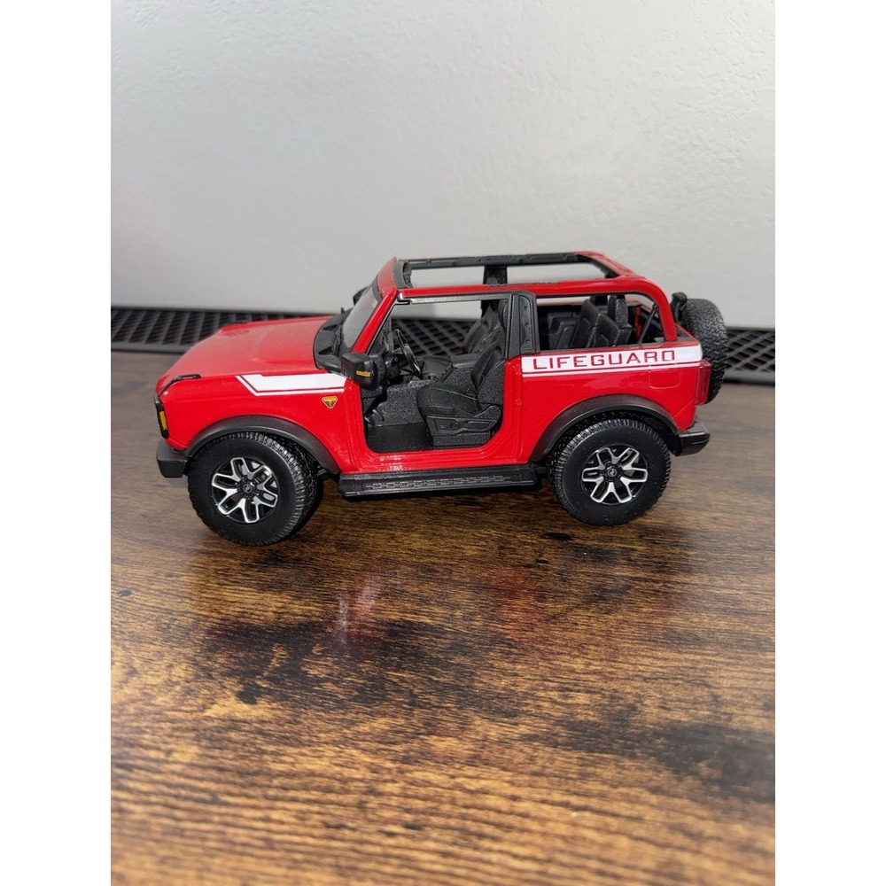 2021 Ford Bronco Badlands Special Edition Diecast 1:18 Model Car **Broken Tire**